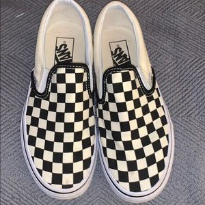 Checkered Vans black & white
